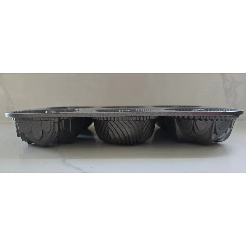 Nordic Ware Autumn Treats Pan 6 Cavity Cast Aluminum Nonstick Fall Cake Pan